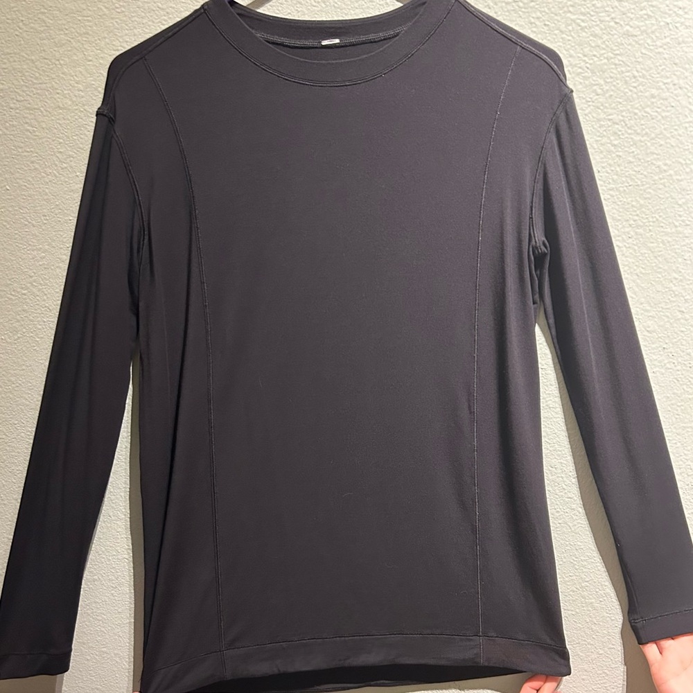Lululemon Model Pleated Back Long Sleeve Shirt